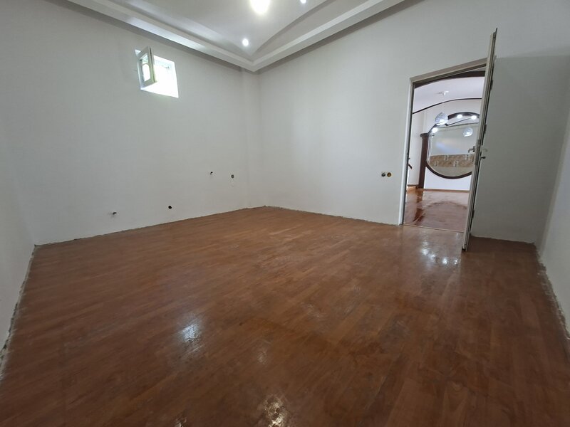 Piata Unirii, Calea Calarasilor, proprietar, vand casa P+M, 4 camere,