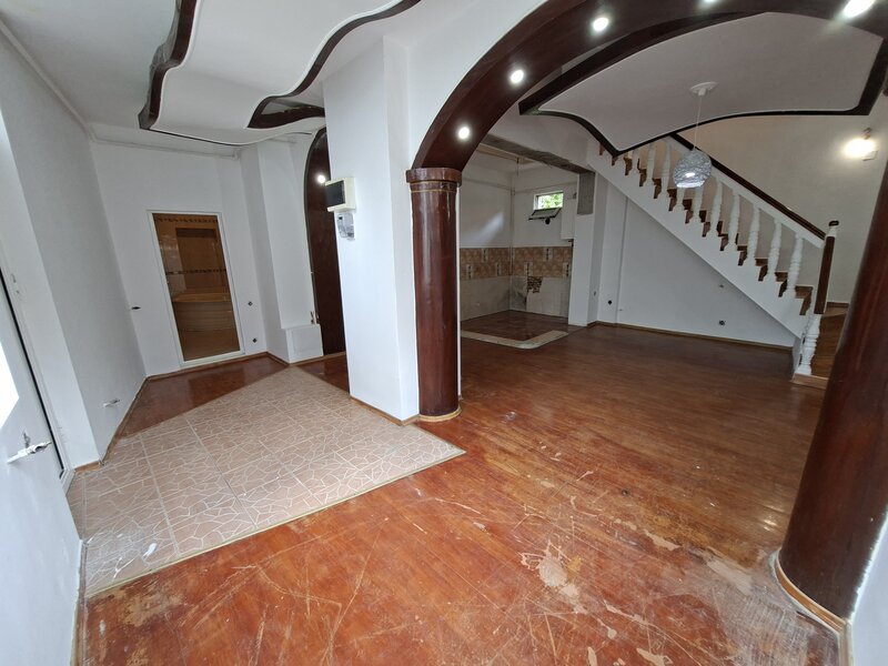 Piata Unirii, Calea Calarasilor, proprietar, vand casa P+M, 4 camere,