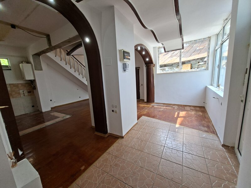 Piata Unirii, Calea Calarasilor, proprietar, vand casa P+M, 4 camere,
